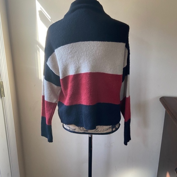 CLICHÉ Color Block Turtle Neck Pullover - Picture 5 of 10